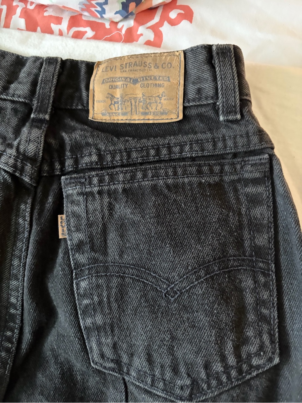 Vintage 579 Levis, Size 9, high waisted black jeans with back ankle zippers - Picture 7 of 14